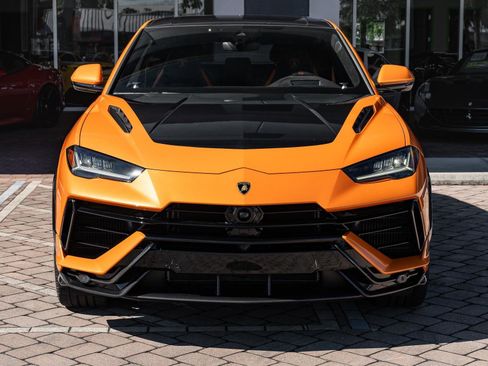 Used 2023 Lamborghini Urus Performante image 16