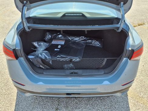 New 2025 Nissan Sentra SR w/ Midnight Edition FWD image 7
