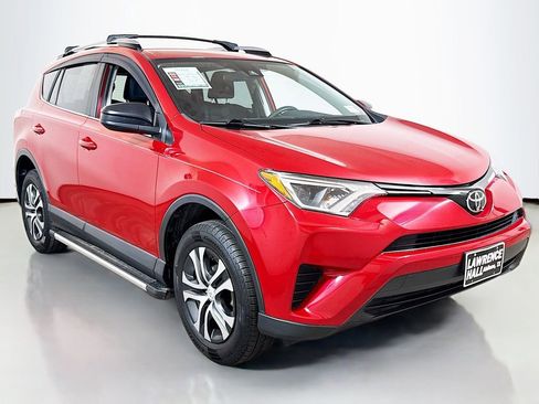 Used 2017 Toyota RAV4 LE AWD/4WD image 3