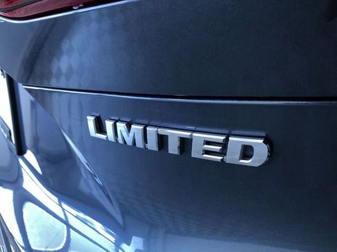 Used 2023 Toyota Venza Limited AWD/4WD image 16