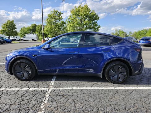 Used 2026 Tesla Model Y 2WD image 13