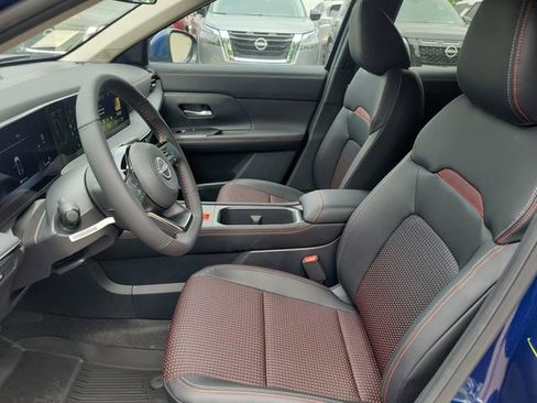 New 2025 Nissan Kicks SR image 5