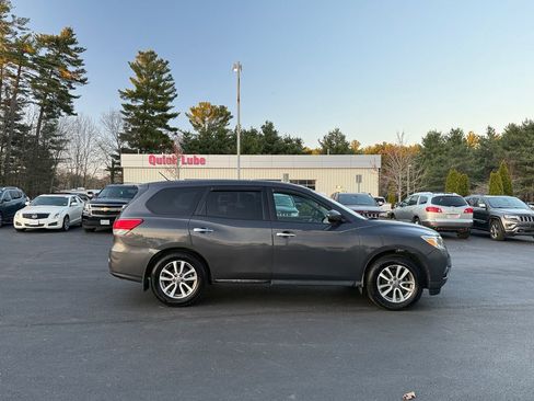 Used 2014 Nissan Pathfinder S AWD/4WD image 7