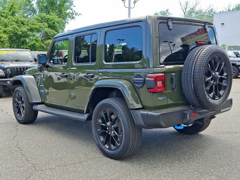 Used 2022 Jeep Wrangler Unlimited Sahara w/ Cold Weather Group AWD/4WD image 4