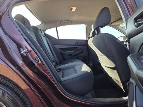 Used 2025 Nissan Altima 2.5 SV image 16