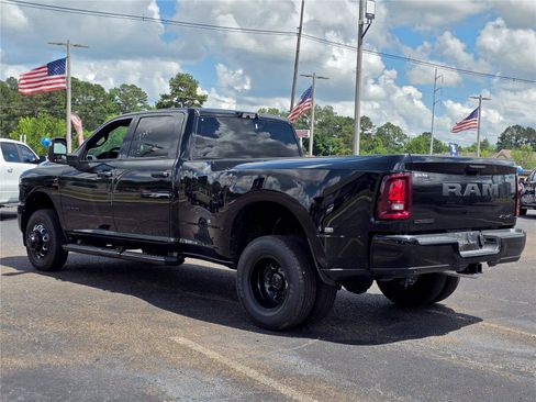 New 2026 RAM 3500 Big Horn AWD/4WD image 7