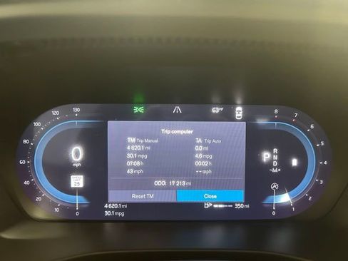 Used 2025 Volvo XC40 B5 Plus image 15