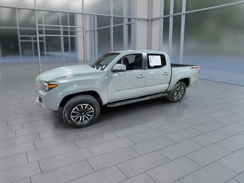 Certified 2022 Toyota Tacoma TRD Sport image 4