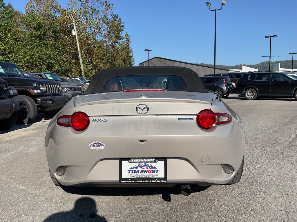 Used 2023 MAZDA MX-5 Miata Grand Touring RWD image 5