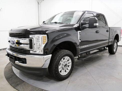 Used 2019 Ford F250 XLT image 3