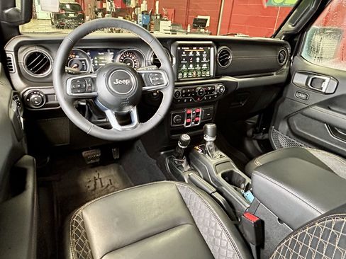 Certified 2023 Jeep Gladiator Overland image 20