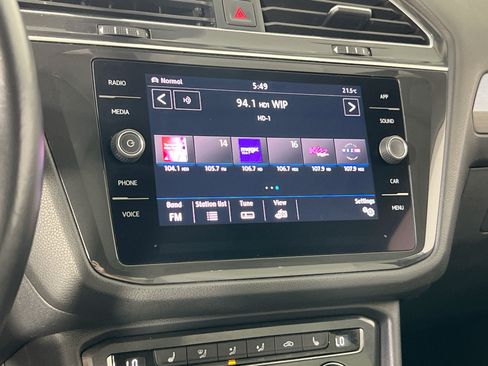 Used 2019 Volkswagen Tiguan SE w/ Panoramic Sunroof Package AWD/4WD image 14
