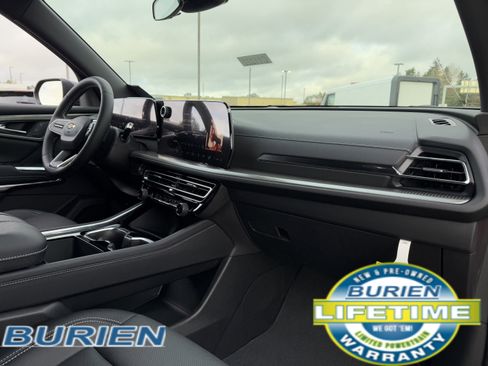 New 2025 Chevrolet Traverse LT image 18