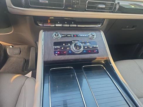 Used 2023 Lincoln Aviator Reserve w/ Equipment Group 201A image 14