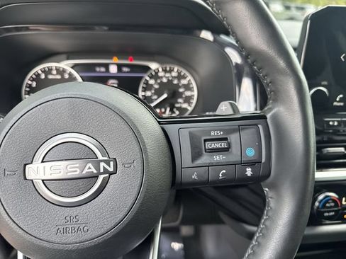 Used 2024 Nissan Pathfinder SL FWD image 20