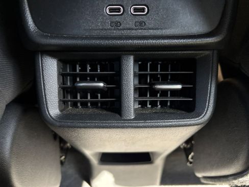 Used 2025 Chevrolet Equinox LT image 22