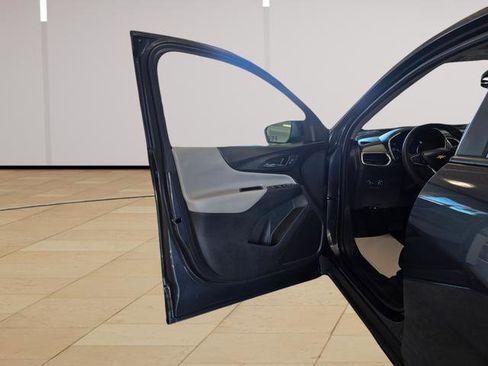 Used 2022 Chevrolet Equinox LS w/ LS Convenience Package FWD image 10