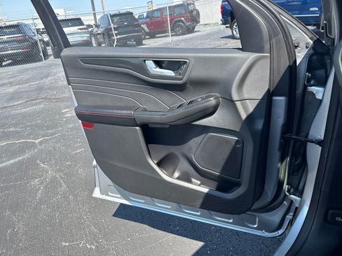 Used 2023 Ford Escape ST-Line AWD/4WD image 16