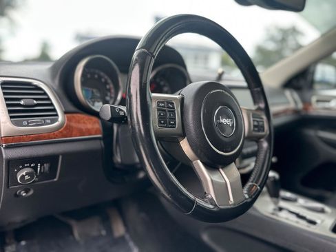 Used 2013 Jeep Grand Cherokee Limited RWD image 12