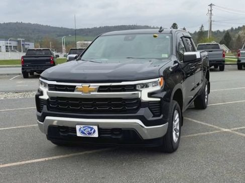 Used 2023 Chevrolet Silverado 1500 LT AWD/4WD image 3