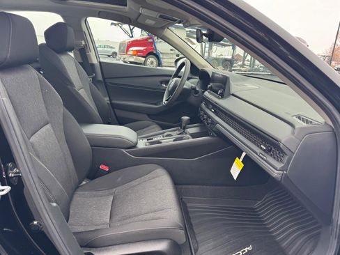 Certified 2025 Honda Accord SE image 18