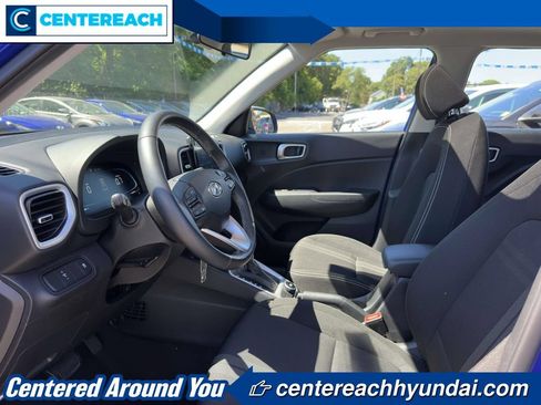 Used 2023 Hyundai Venue SEL FWD image 12