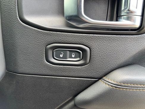Used 2023 Jeep Wrangler Unlimited Sahara AWD/4WD image 29