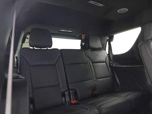 Used 2025 GMC Yukon Denali AWD/4WD image 14