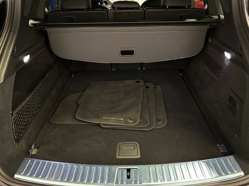 Used 2023 Porsche Cayenne Sport Utility 4D image 17