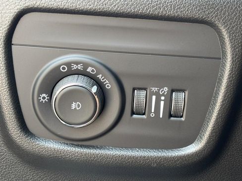 New 2025 Jeep Grand Cherokee L Limited w/ Black Appearance Package image 15