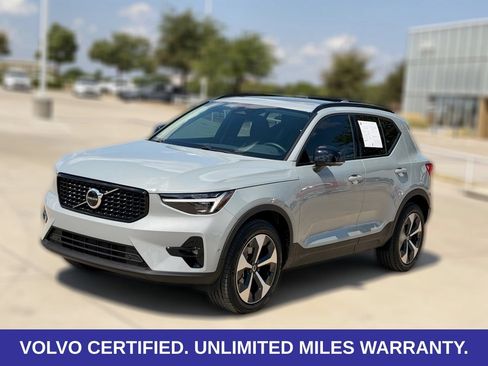 Certified 2026 Volvo XC40 B5 Plus AWD/4WD image 2