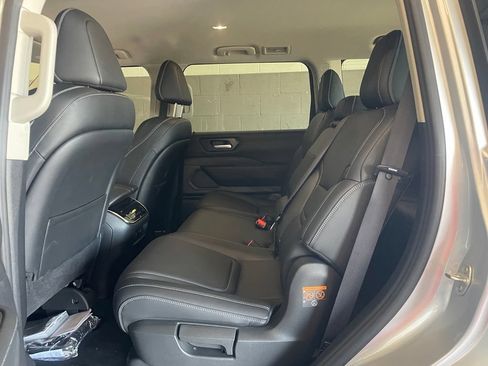 Certified 2026 Nissan Armada SV RWD image 16