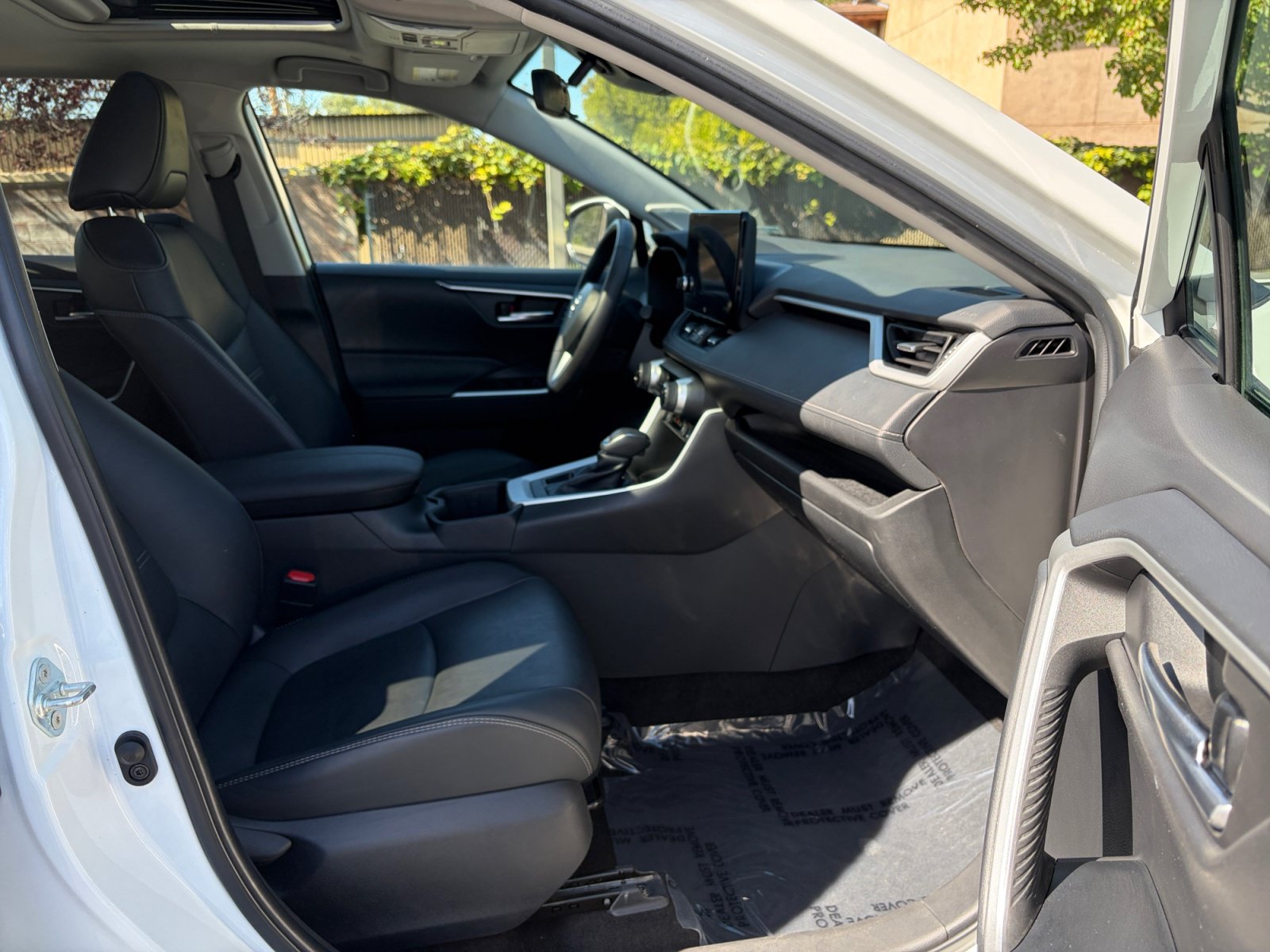 Used 2023 Toyota RAV4 XLE Premium AWD/4WD image 29