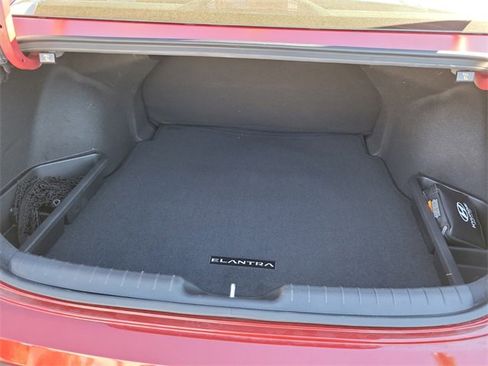 Used 2025 Hyundai Elantra Sport image 21