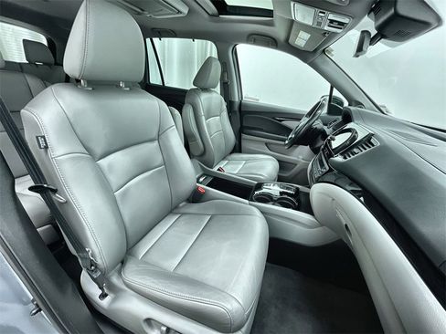 Used 2019 Honda Pilot Touring image 31