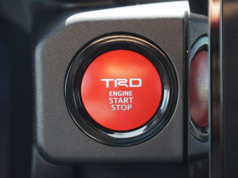 Used 2025 Toyota 4Runner TRD Off-Road Premium AWD/4WD image 9