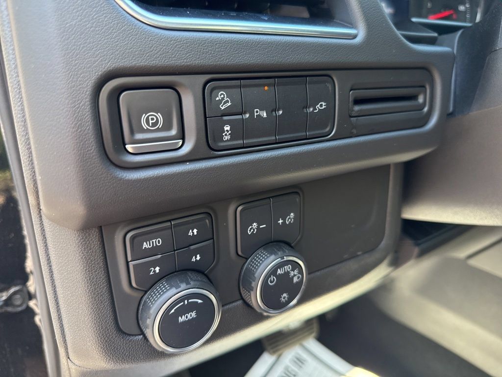 Used 2021 Chevrolet Tahoe Z71 AWD/4WD image 24