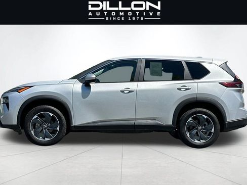 Used 2024 Nissan Rogue SV AWD/4WD image 7