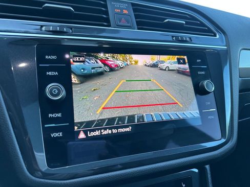 Certified 2024 Volkswagen Tiguan SE R-Line AWD/4WD image 15