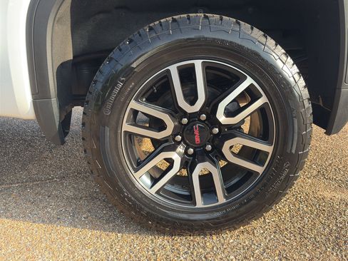 Used 2022 GMC Sierra 1500 AT4 w/ AT4 Premium Package AWD/4WD image 29