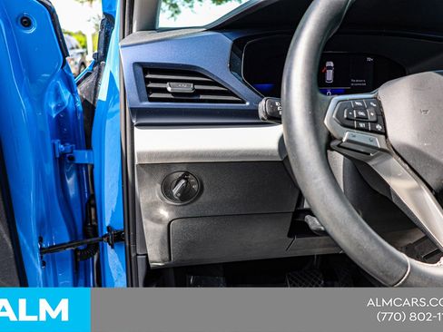 Used 2022 Volkswagen Taos SE FWD image 17