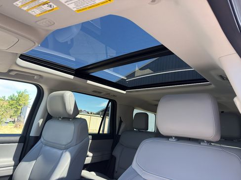 Certified 2025 Ford Expedition Active AWD/4WD image 30