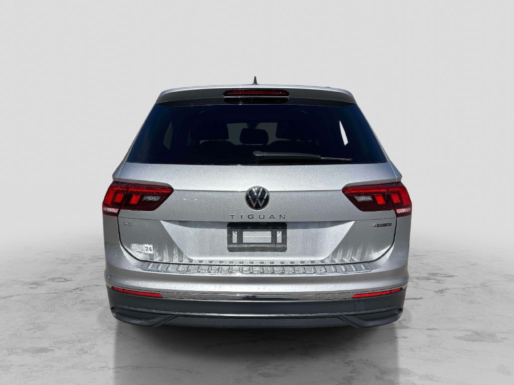 Used 2023 Volkswagen Tiguan SE AWD/4WD image 4