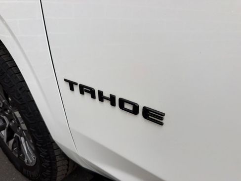 Used 2021 Chevrolet Tahoe Z71 w/ Z71 Signature Package AWD/4WD image 9