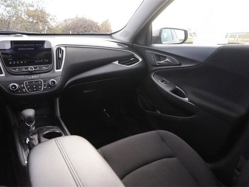 Used 2024 Chevrolet Malibu LT image 25