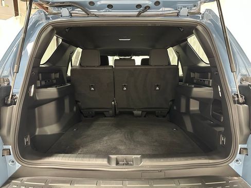 Used 2025 Toyota 4Runner SR5 AWD/4WD image 46