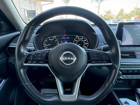 Used 2024 Nissan Altima 2.5 SR FWD image 12