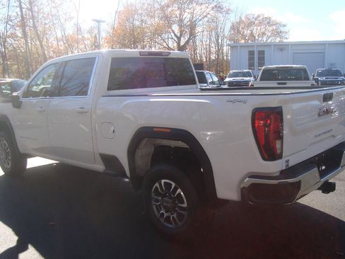 Used 2024 GMC Sierra 3500 SLE w/ Preferred Package image 6