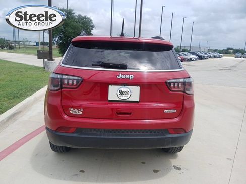 Used 2023 Jeep Compass Latitude AWD/4WD image 12