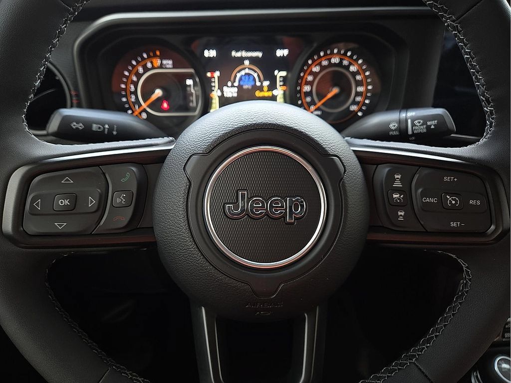 Used 2025 Jeep Gladiator Rubicon AWD/4WD image 38